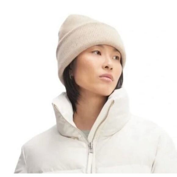 NWT Everlane The Felted Merino Beanie Hat Heathered Oat Cream White OS Adult - Picture 1 of 4